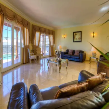 Puerto Del Carmen Sleeps 8 Pool Wifi Вилла Пуэрто дель Кармен