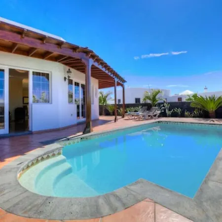 Puerto Del Carmen Sleeps 8 Pool Wifi