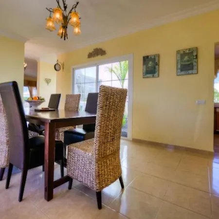 Puerto Del Carmen Sleeps 8 Pool Wifi Вилла *
